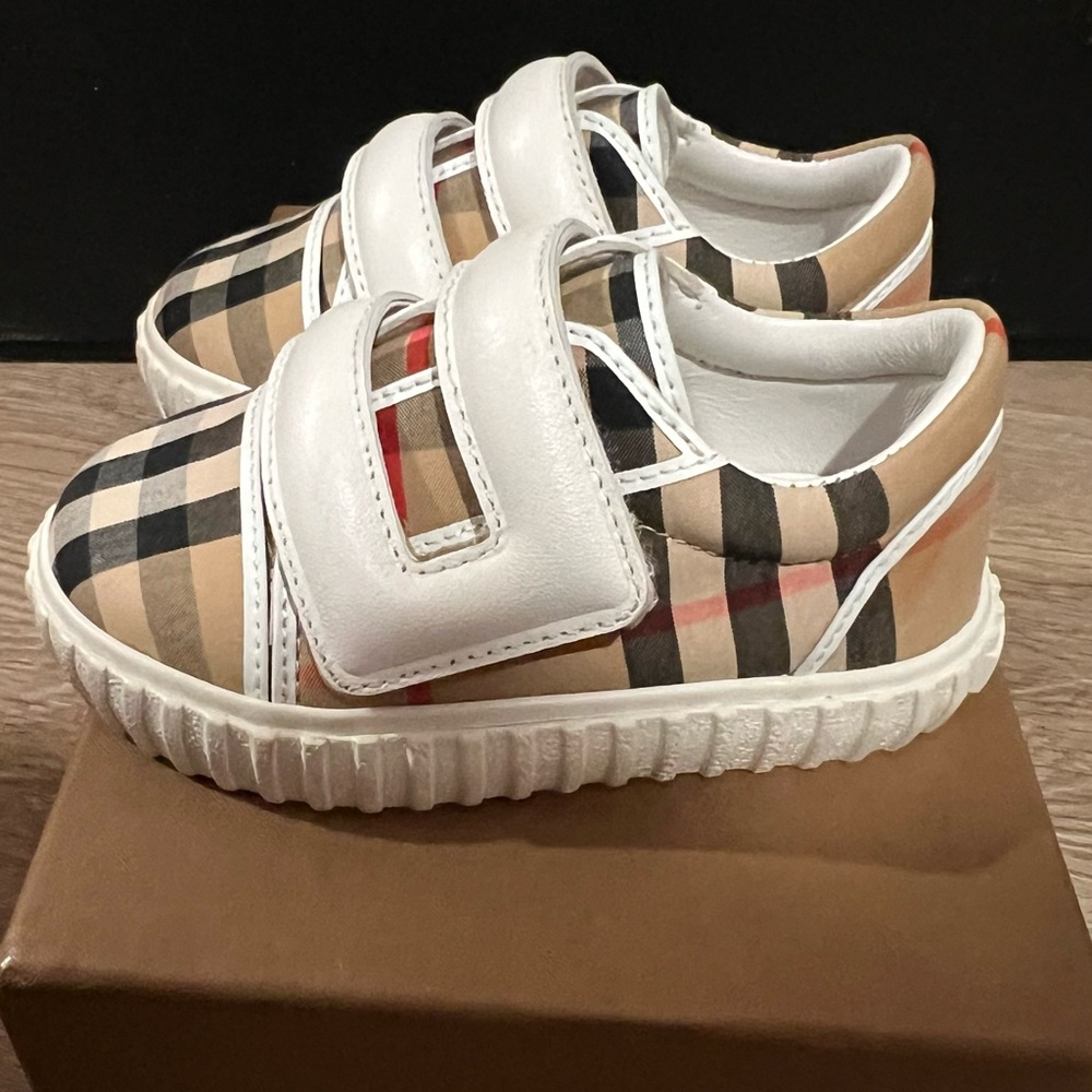 Baby toddler Burberry sneakers
